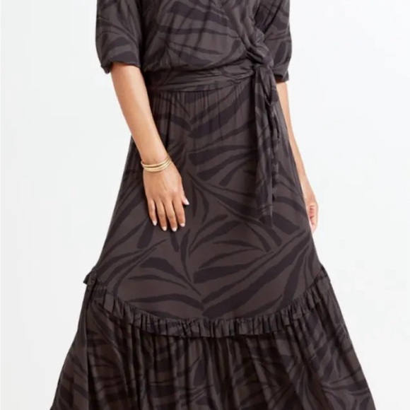 Z Supply zebra print maxi skirt. Have matching top so bundle and save - Picture 2 of 2